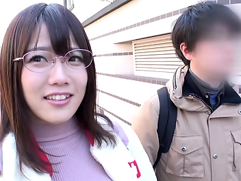 JAV Enchantress Luscious Body and Alluring Eyes Make You Melt is more eye-catching and captivating than English language