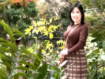 Experience the Alluring Beauty of Yuu Arai a Married Woman Taking on JAV for the First Time!
