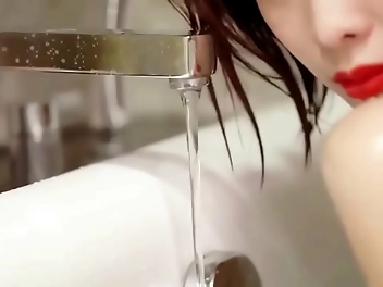 JAV Goddess Yan Pan Pan s Luscious curves in the Bathtub! 1080P Ultra HD Original Version