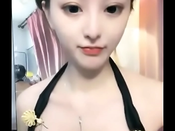 JAV MILF with a Luscious Peach Butt in Private Girlfriend Video!