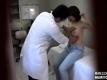 JAV MILF Kumi s College Student Boddy Palpation by Devil Doctor