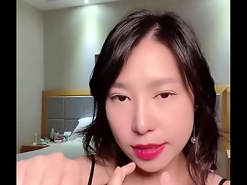 Find the Pleasure of Luscious Girls at Fountain Park!