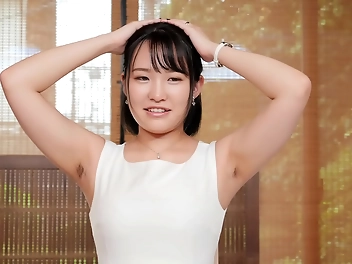 Sexy Wife with Hairy Armpits Shows Banzai Nakadashi: Suzune Ozawa s AV Debut!