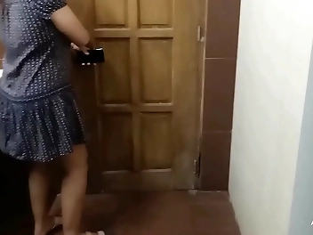 Pinay Beauty Takes Public Park by Storm? A Luscious Tour de Force!