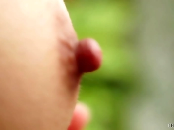 NABE-003: Yua Sasamoto s Luscious Naked Body in a Hot Spring Spa - A Must-Watch JAV Video!