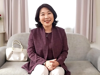 Matured and Luscious: 50-Year-Old Wife Sakura Motoya s Steamy Documentary