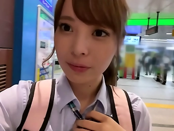 Get Fucked Raw by a Lively Girl with a Powerful Pussy!